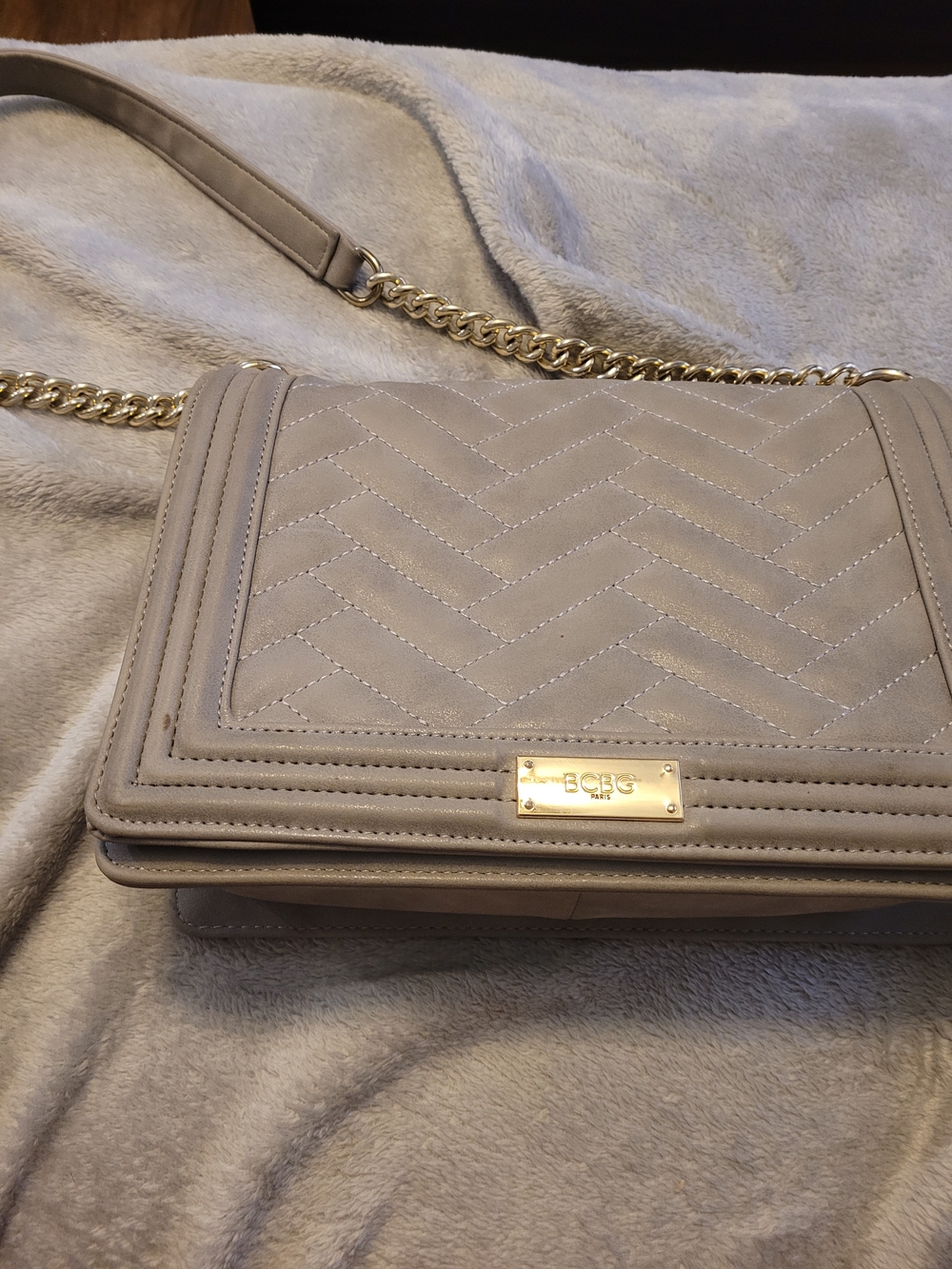 BCBG Paris Gray Taupe Quilted Shoulder Bag Gold Chain Purse